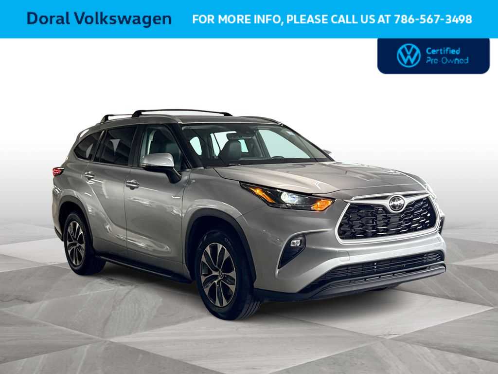 Thumbnail: 2023 Toyota Highlander - 2
