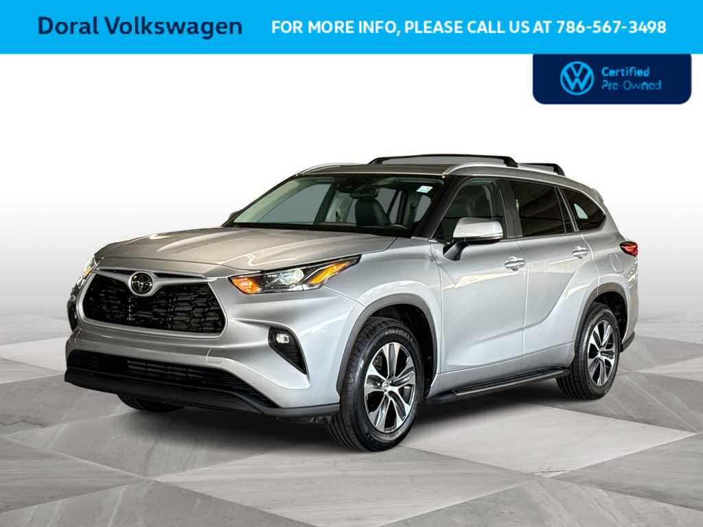 Thumbnail: 2023 Toyota Highlander - 4