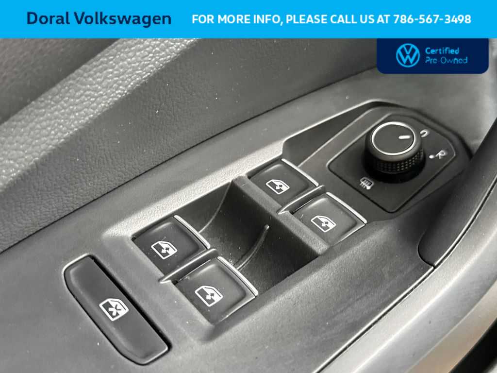 Thumbnail: 2023 Volkswagen Jetta - 17