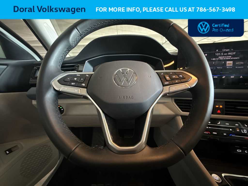 2025 Volkswagen Jetta SE - Photo 15