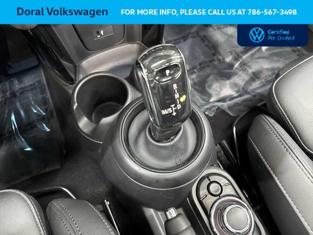 Thumbnail: 2023 MINI Cooper Hardtop - 21