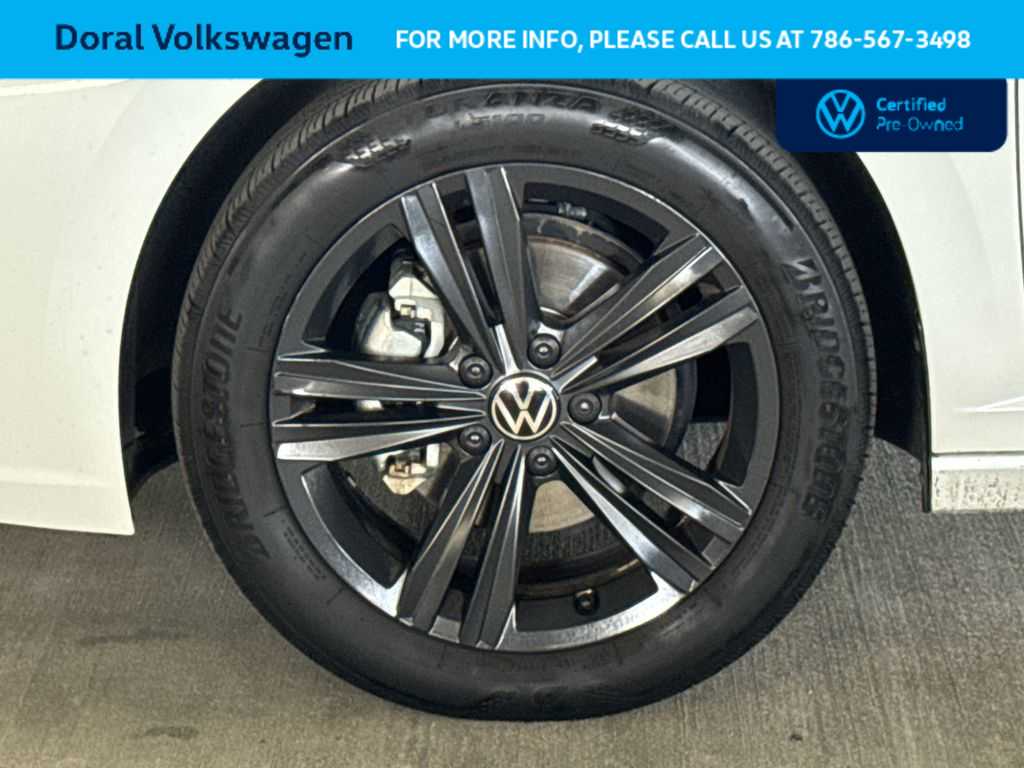 Thumbnail: 2024 Volkswagen Jetta - 11