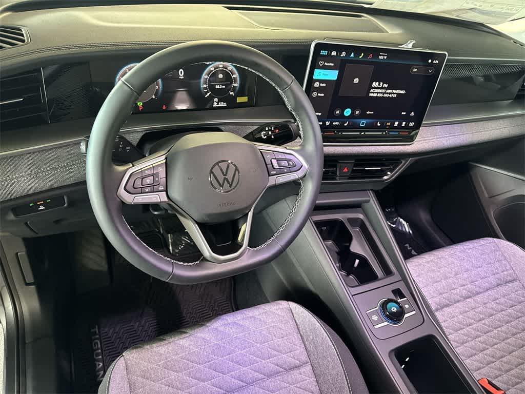 Thumbnail: 2025 Volkswagen Tiguan - 13