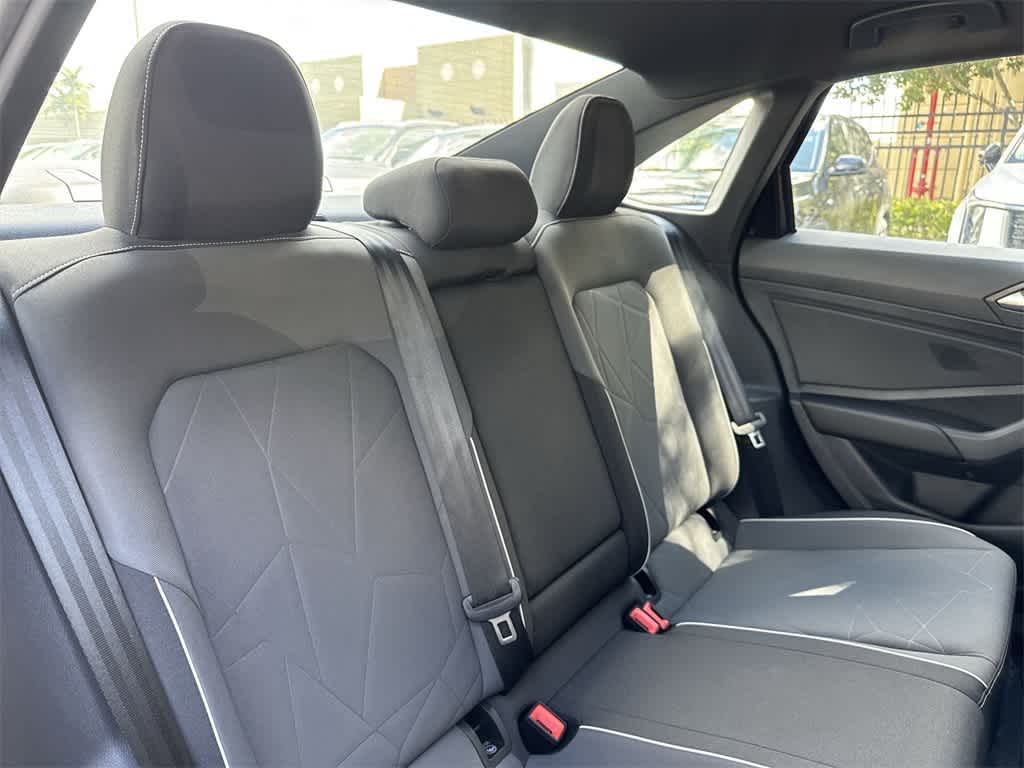 Thumbnail: 2025 Volkswagen Jetta - 26