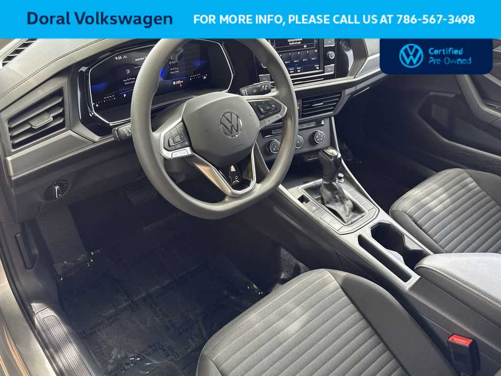 Thumbnail: 2023 Volkswagen Jetta - 13