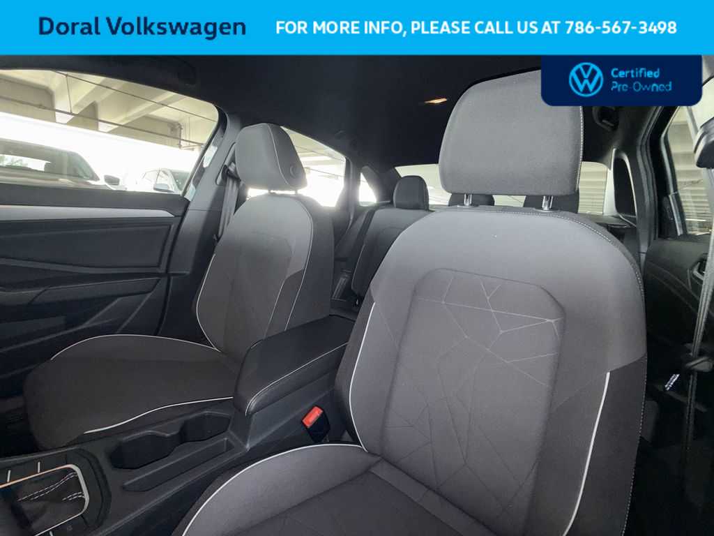 Thumbnail: 2025 Volkswagen Jetta - 14