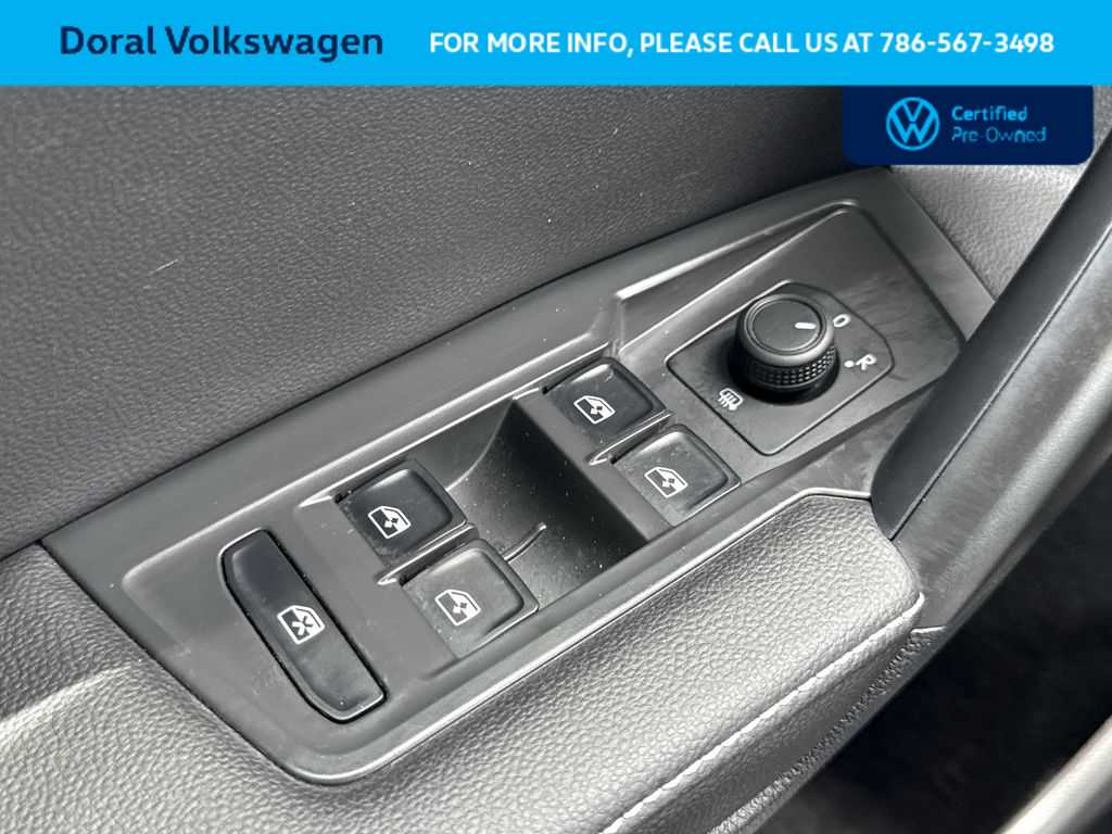 Thumbnail: 2024 Volkswagen Tiguan - 17