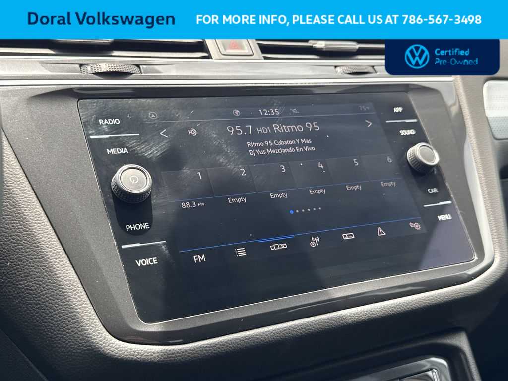 Thumbnail: 2024 Volkswagen Tiguan - 18
