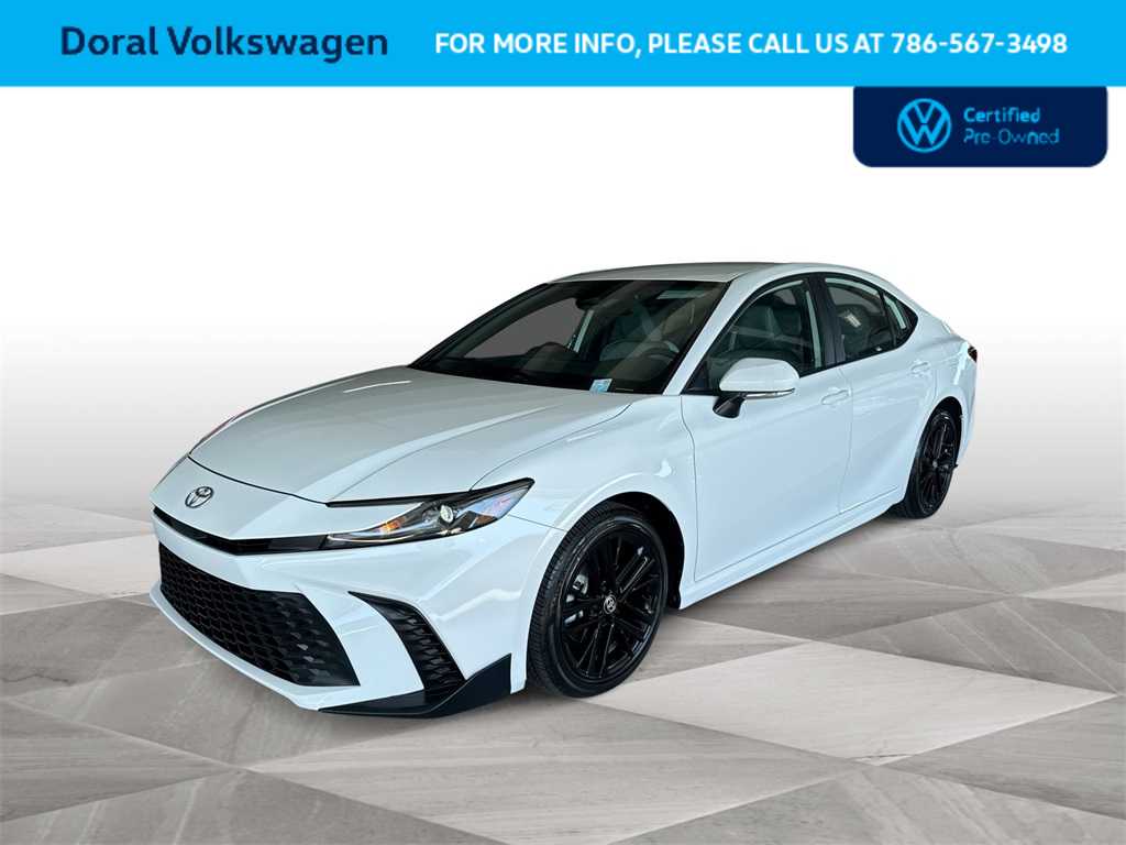 2025 Toyota Camry SE 4