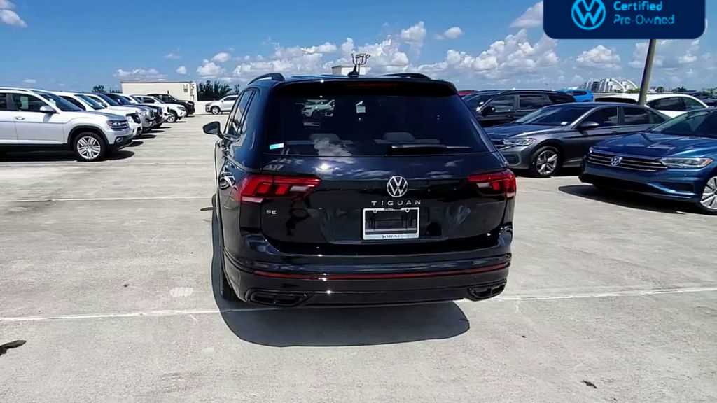 Thumbnail: 2023 Volkswagen Tiguan - 7
