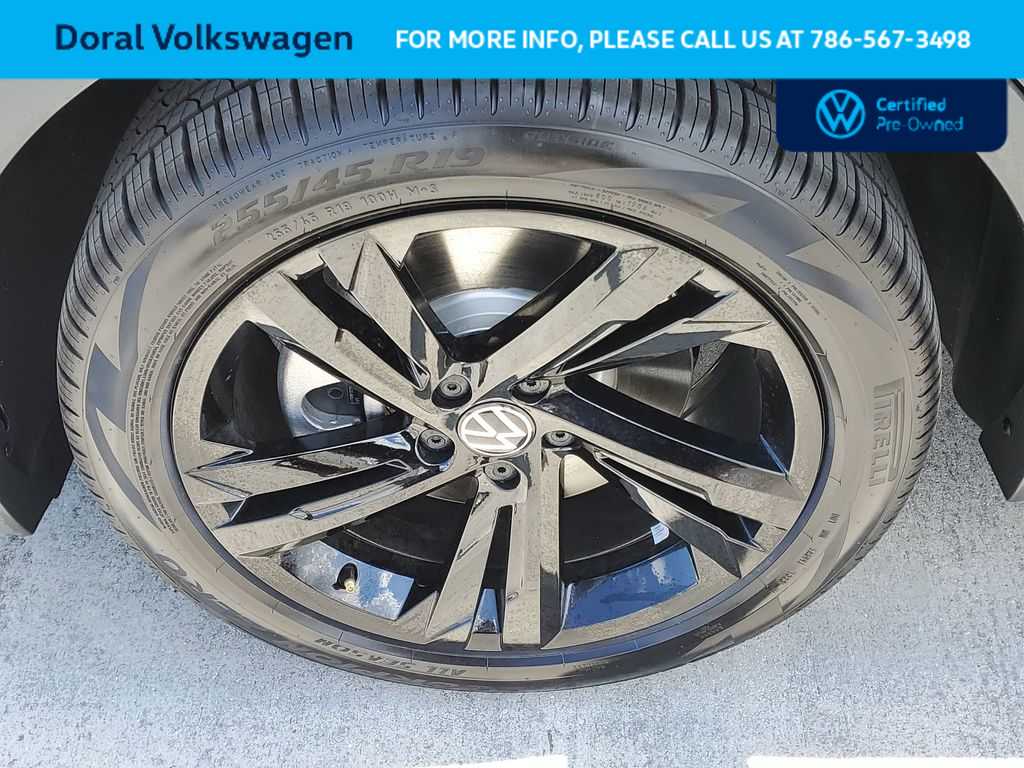 Thumbnail: 2023 Volkswagen Tiguan - 17