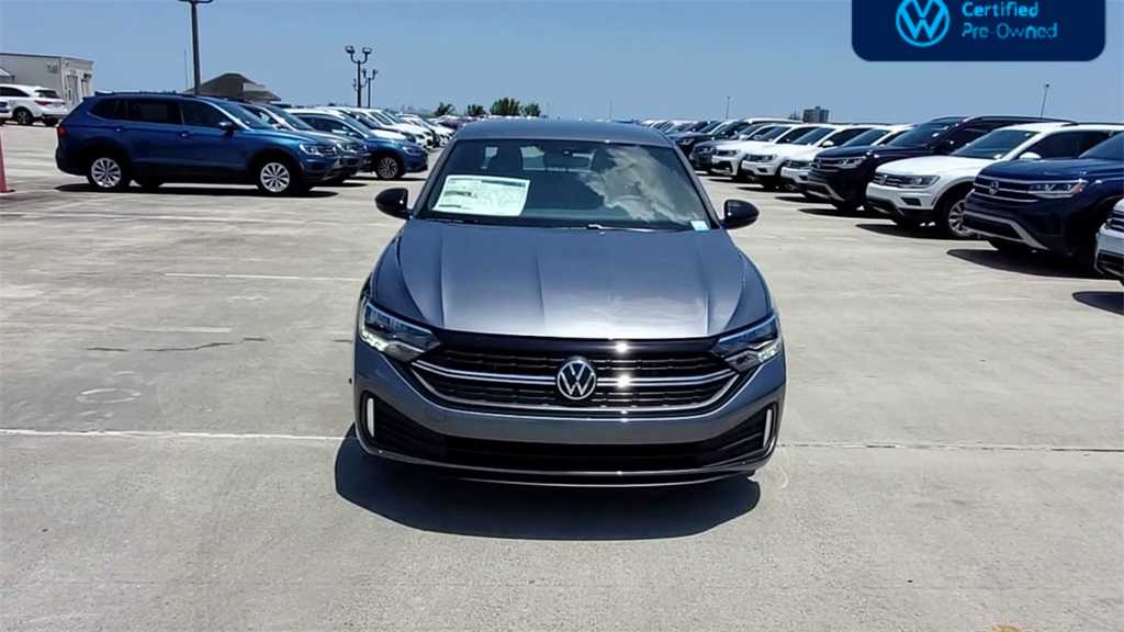 Thumbnail: 2023 Volkswagen Jetta - 3