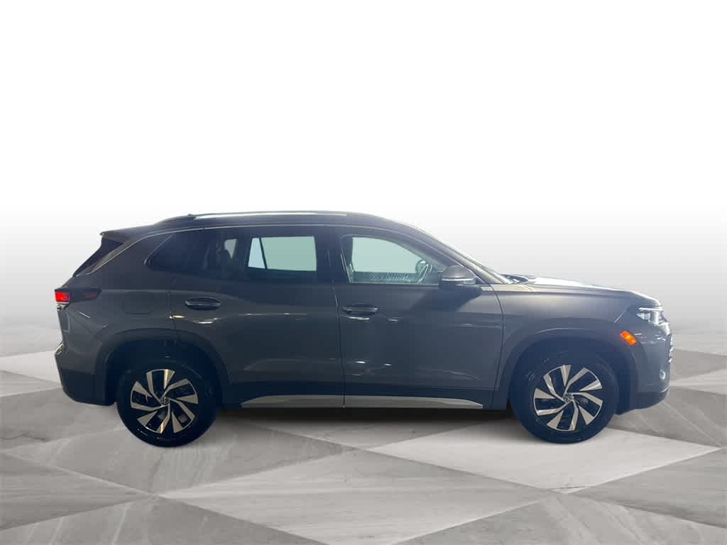 Thumbnail: 2025 Volkswagen Tiguan - 9