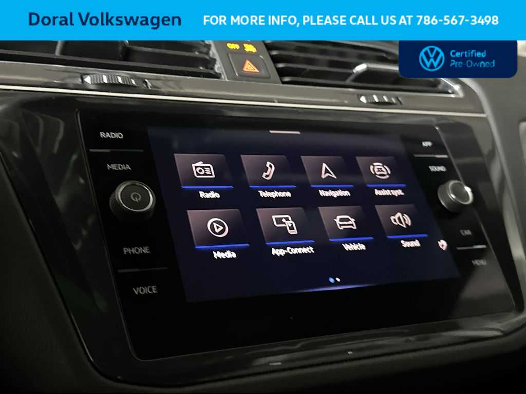 Thumbnail: 2022 Volkswagen Tiguan - 18