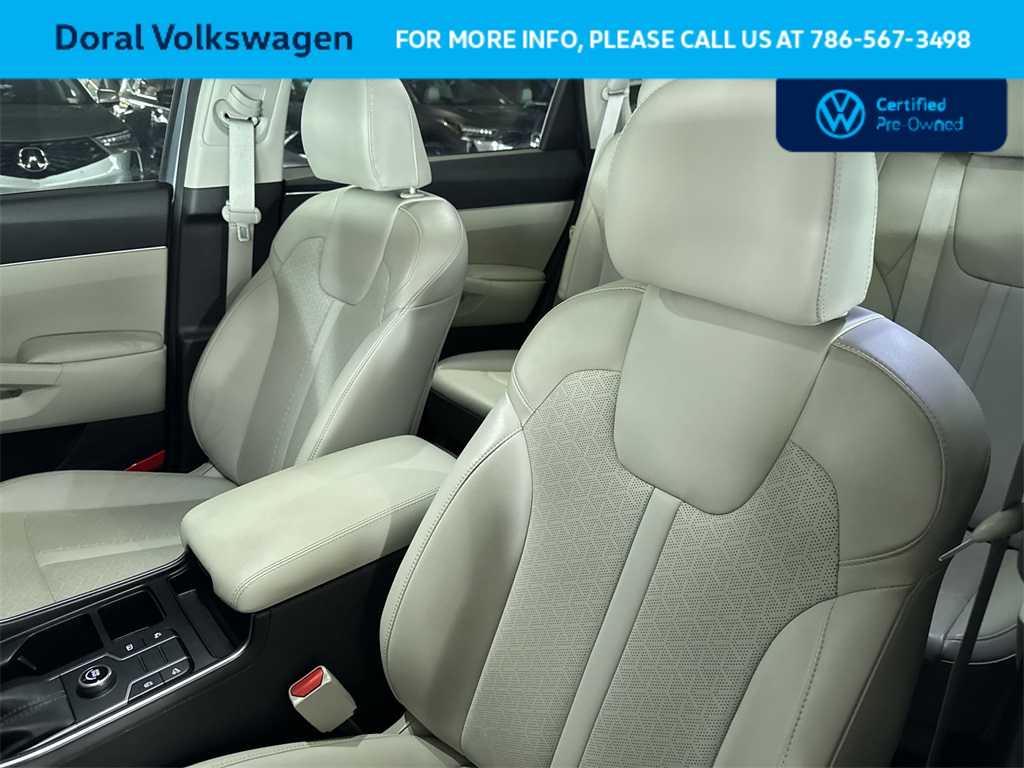 2023 Kia Sorento S 14