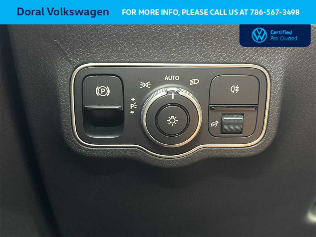 Thumbnail: 2024 Mercedes-Benz GLB - 17