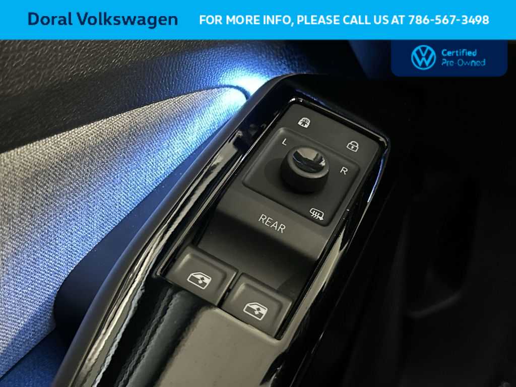 Thumbnail: 2023 Volkswagen ID.4 - 17