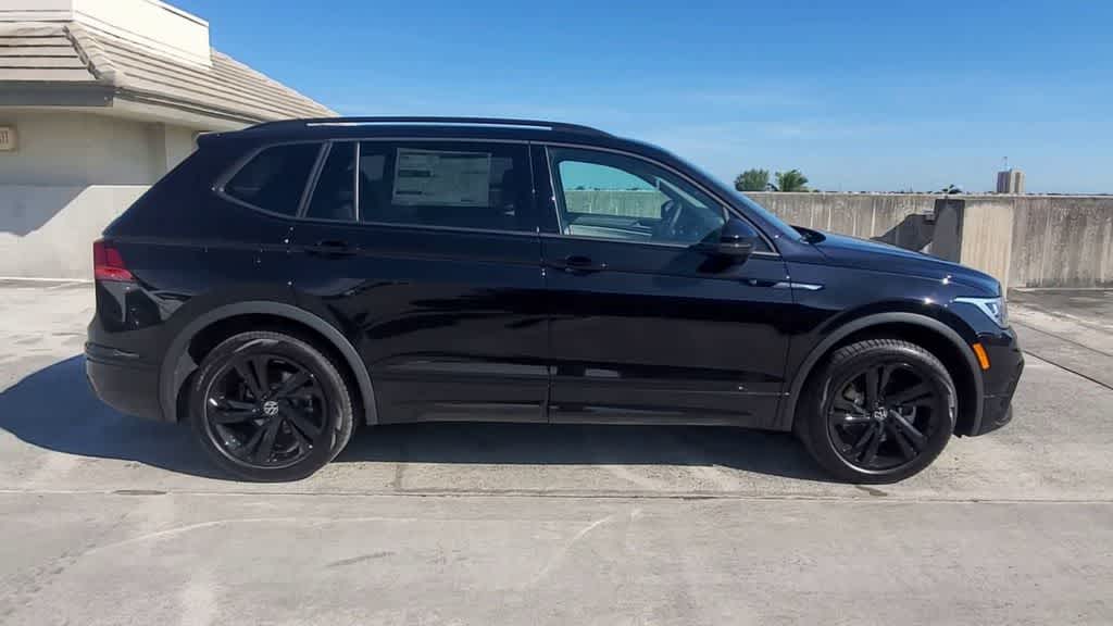 Thumbnail: 2024 Volkswagen Tiguan - 9