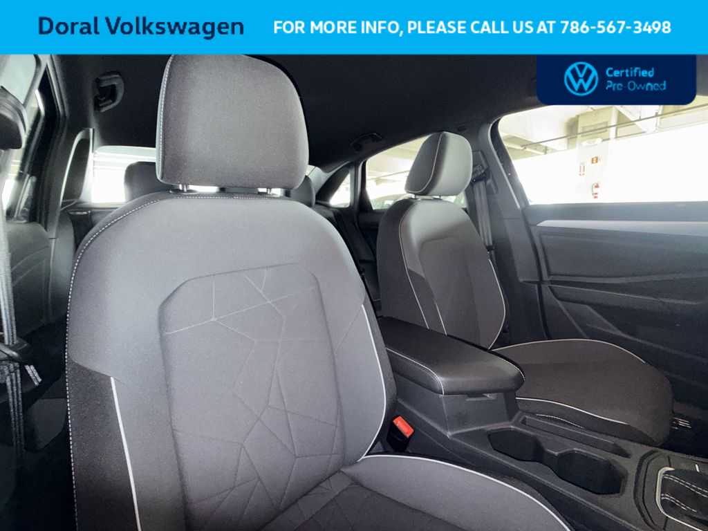 Thumbnail: 2025 Volkswagen Jetta - 27