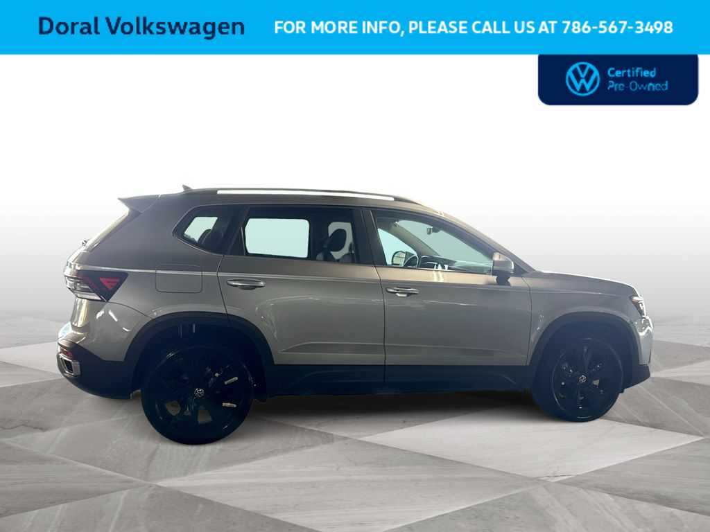 Thumbnail: 2025 Volkswagen Taos - 9
