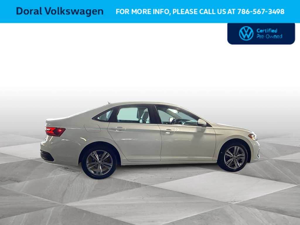 Thumbnail: 2024 Volkswagen Jetta - 9