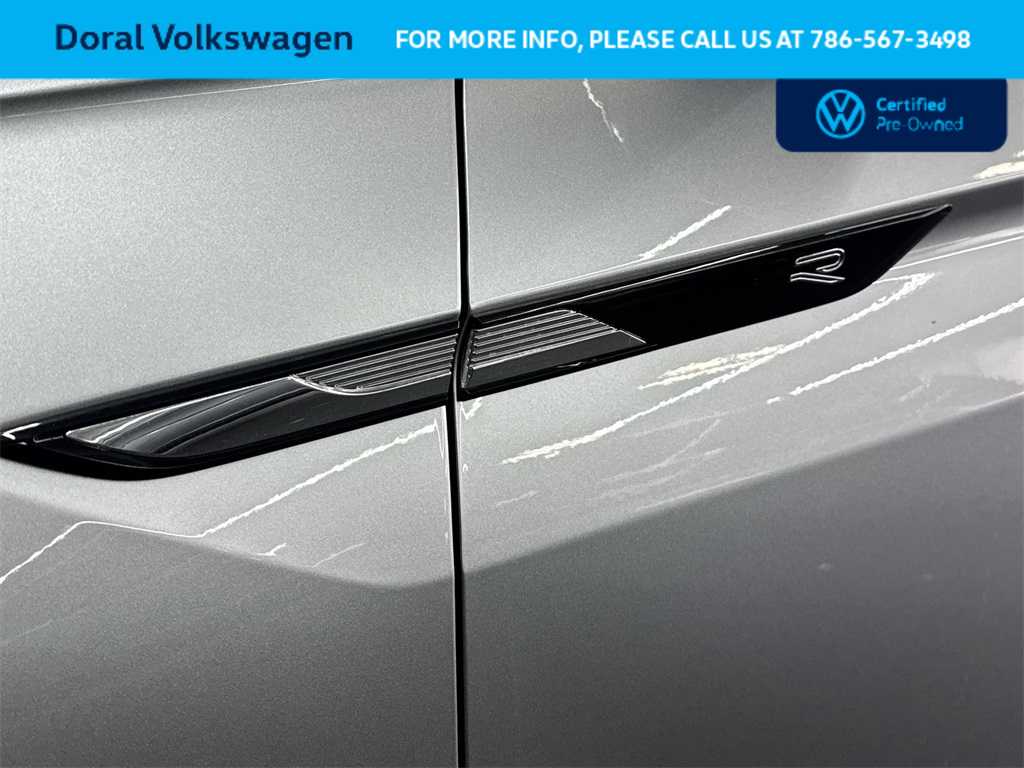 Thumbnail: 2023 Volkswagen Tiguan - 10