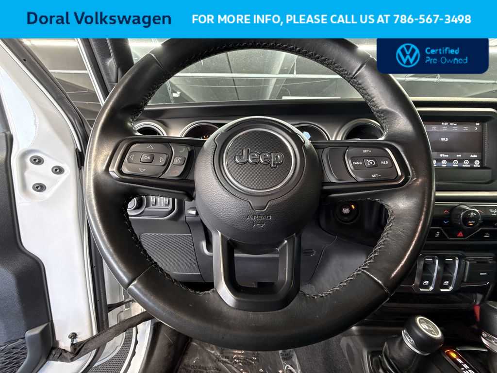 Thumbnail: 2022 Jeep Wrangler - 15