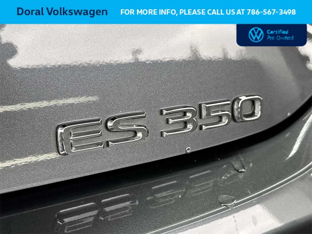 Thumbnail: 2022 Lexus ES - 11