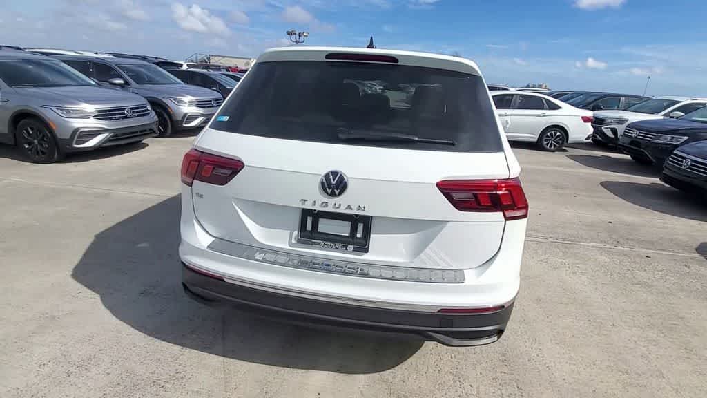 Thumbnail: 2024 Volkswagen Tiguan - 7