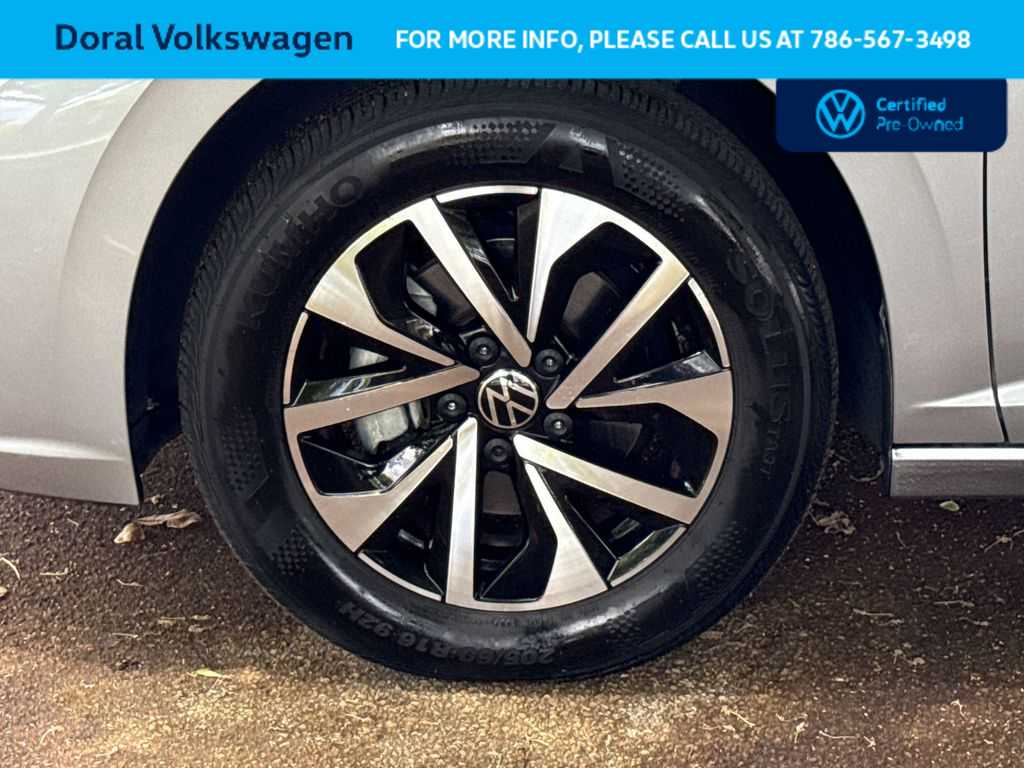 Thumbnail: 2023 Volkswagen Jetta - 11