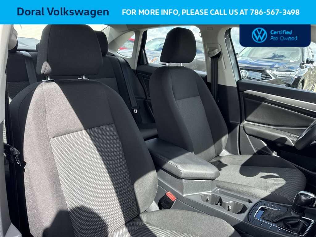 Thumbnail: 2019 Volkswagen Jetta - 27