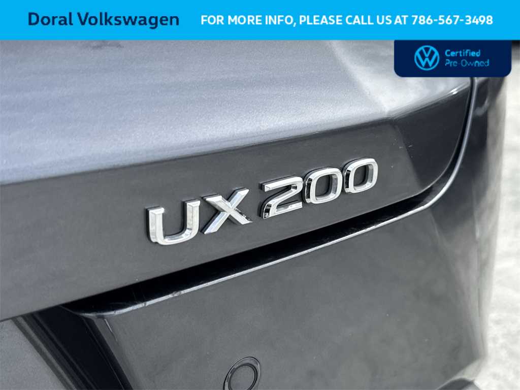 Thumbnail: 2022 Lexus UX - 11