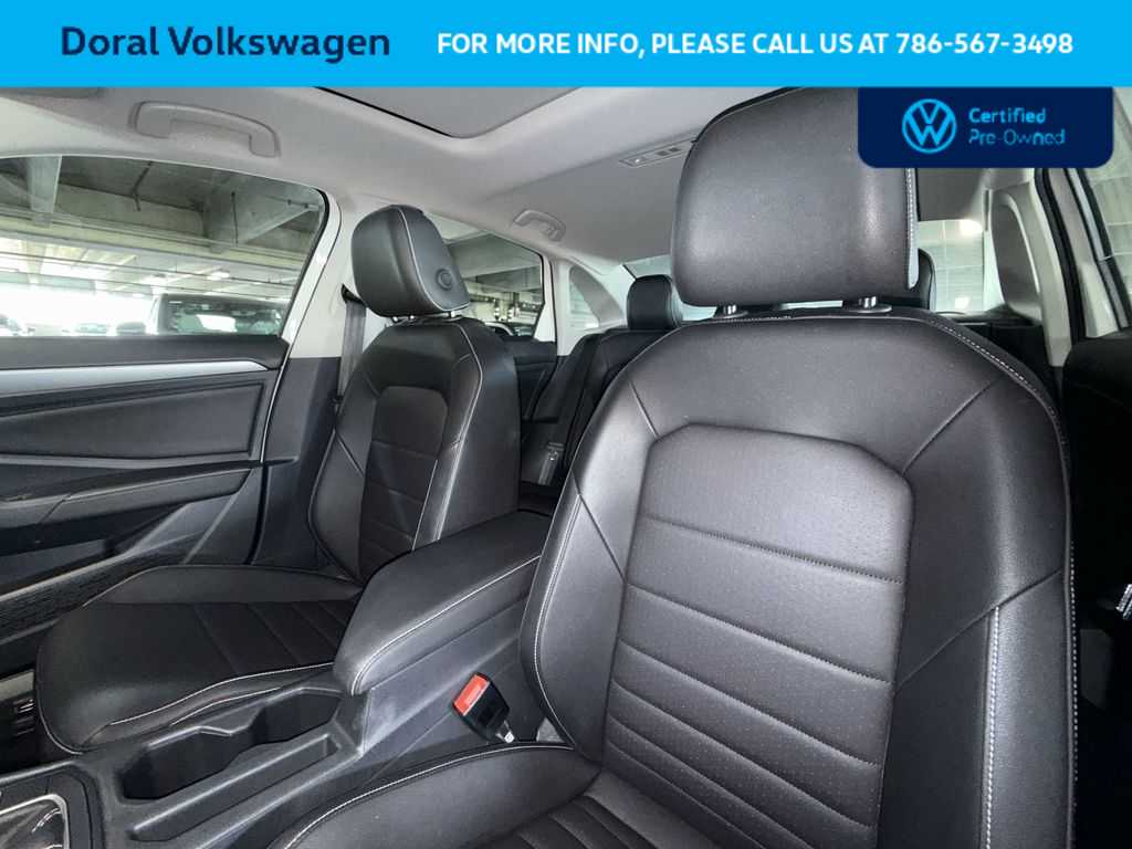 Thumbnail: 2024 Volkswagen Jetta - 14