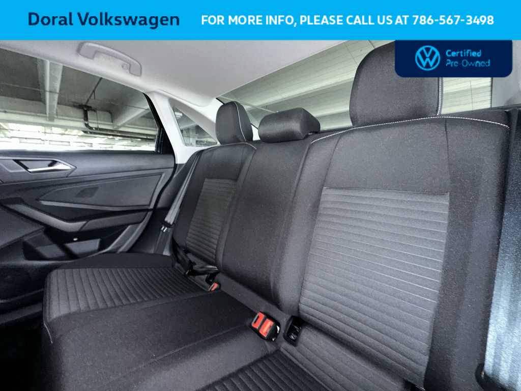 Thumbnail: 2023 Volkswagen Jetta - 22