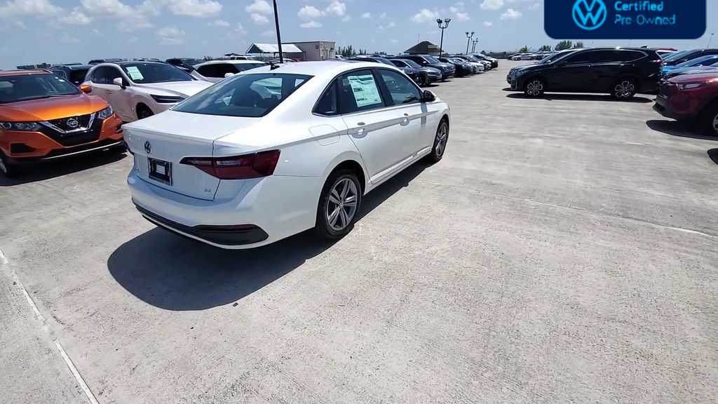 Thumbnail: 2023 Volkswagen Jetta - 8