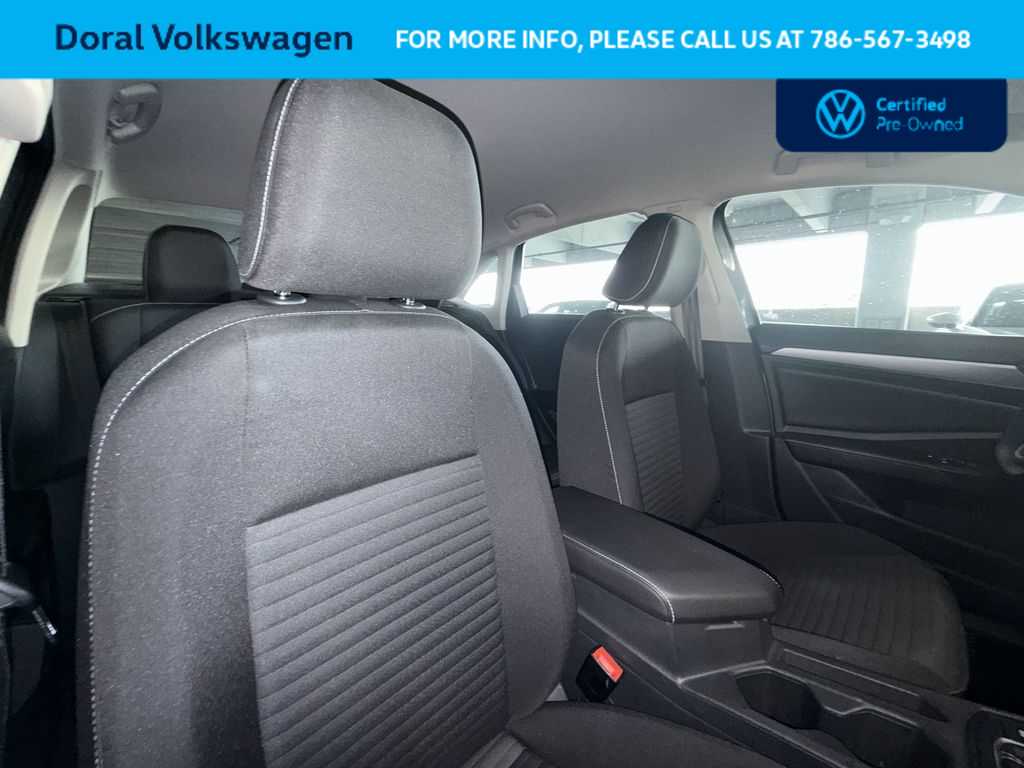 Thumbnail: 2024 Volkswagen Jetta - 27