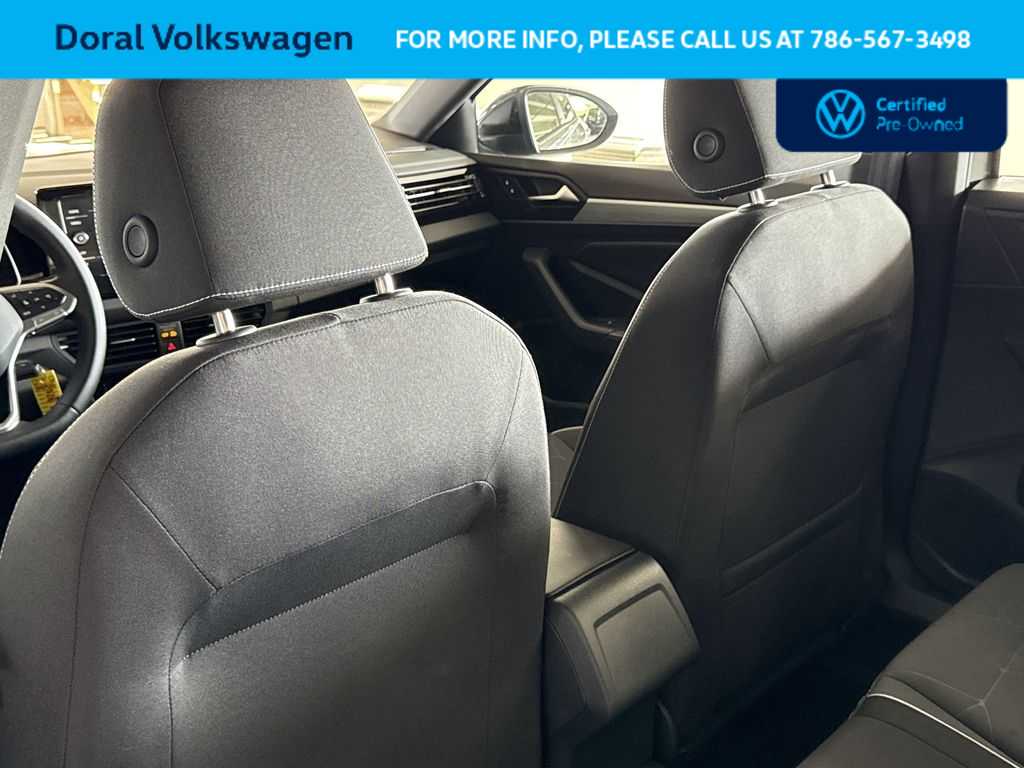 Thumbnail: 2025 Volkswagen Jetta - 23