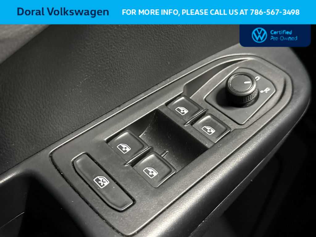 Thumbnail: 2023 Volkswagen Taos - 17