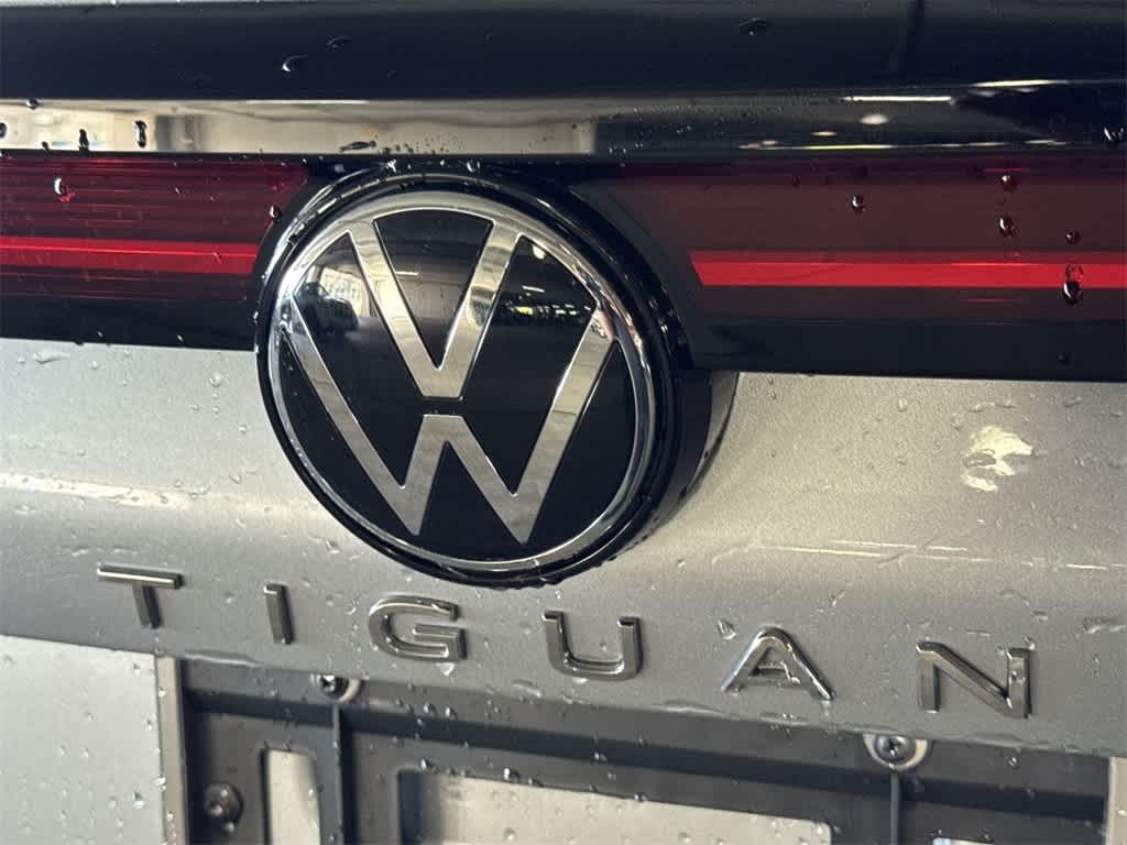 Thumbnail: 2025 Volkswagen Tiguan - 10