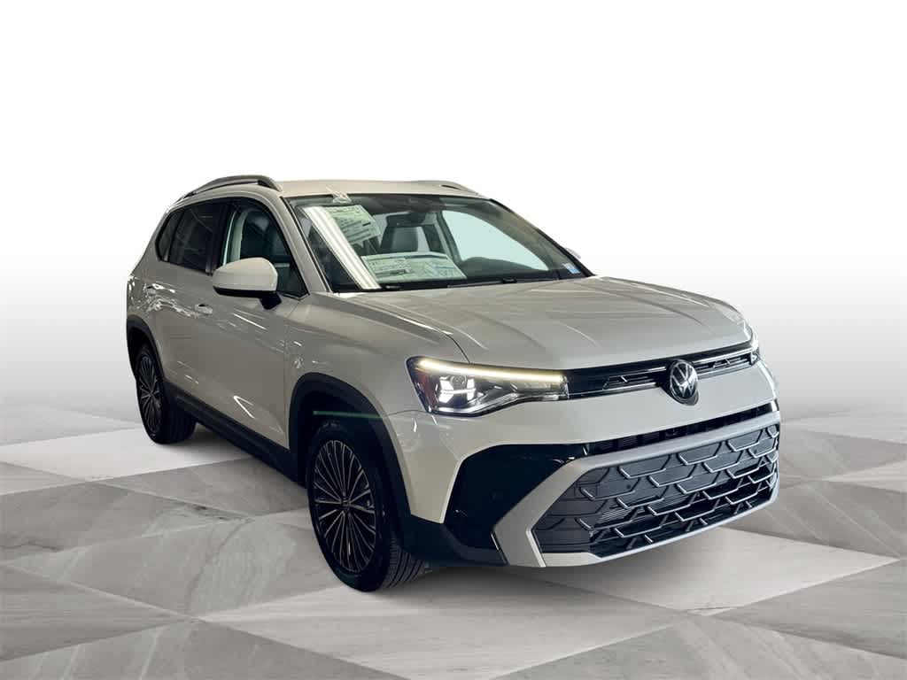 2025 Volkswagen Taos SE 2