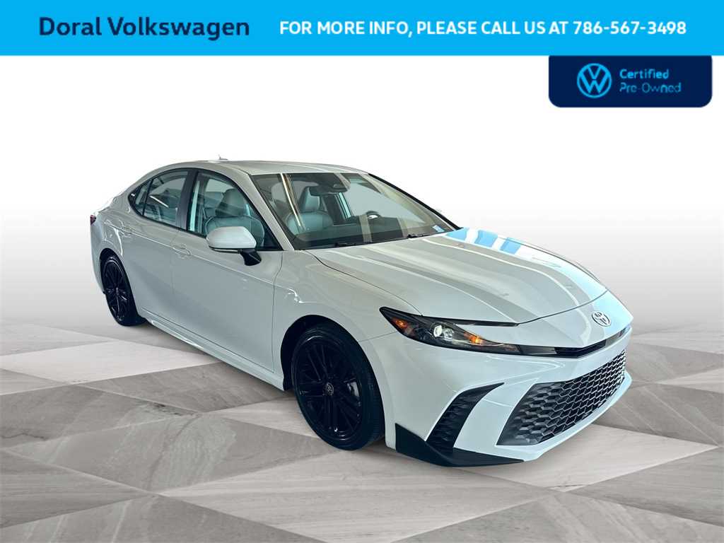 2025 Toyota Camry SE 2