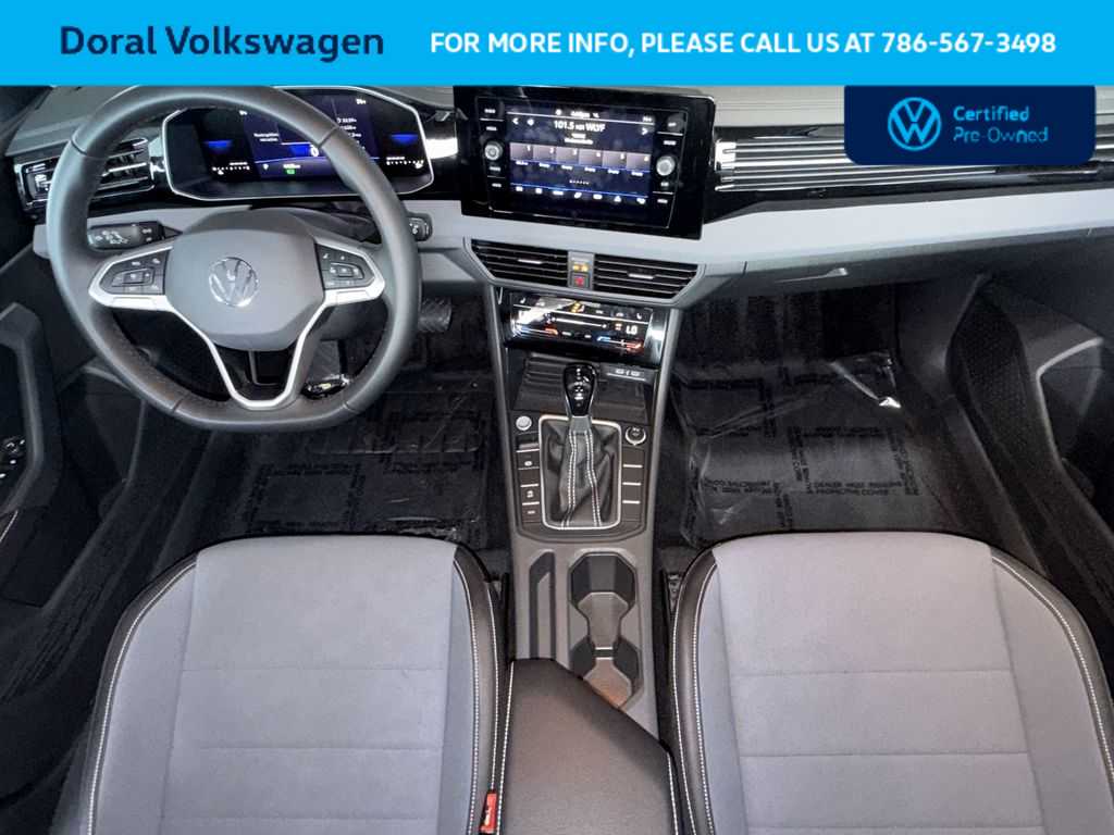 2025 Volkswagen Jetta SE - Photo 24