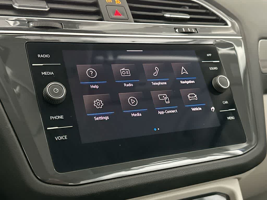 Thumbnail: 2024 Volkswagen Tiguan - 18