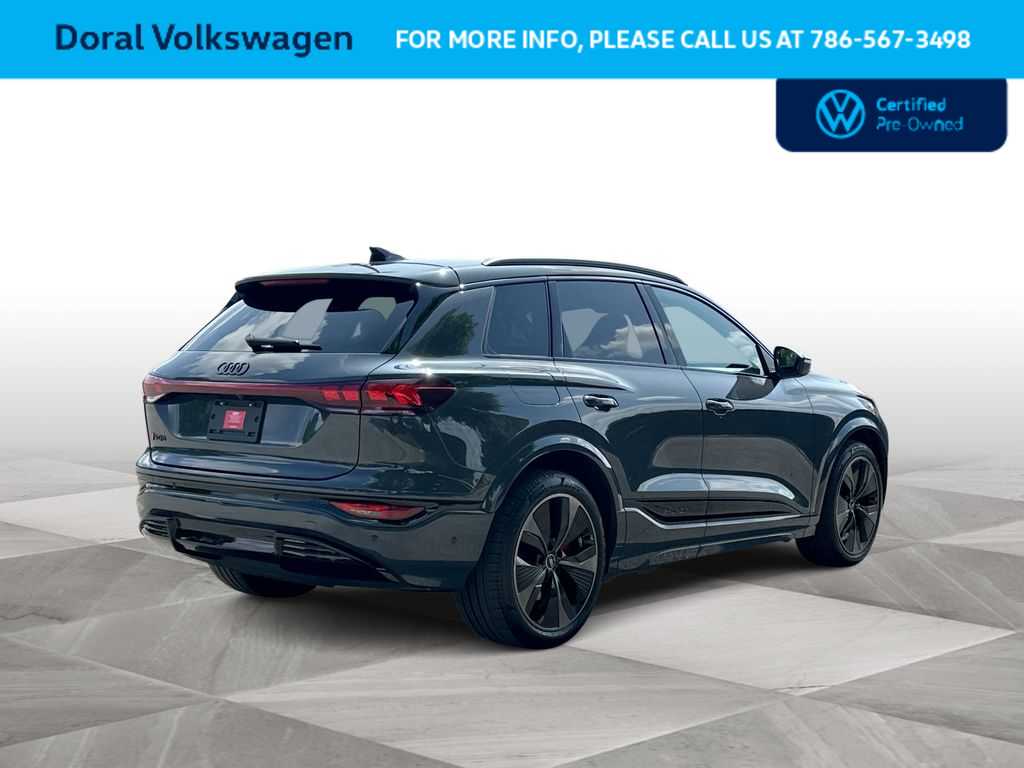 Thumbnail: 2025 Audi SQ6 e-tron - 8