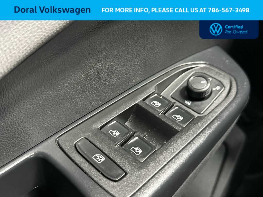Thumbnail: 2024 Volkswagen Taos - 17