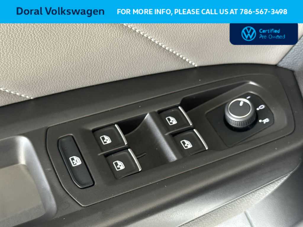 Thumbnail: 2022 Volkswagen Atlas - 12