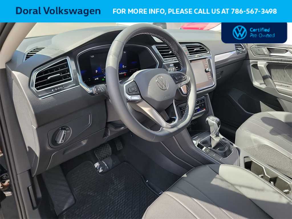 2023 Volkswagen Tiguan SE 19