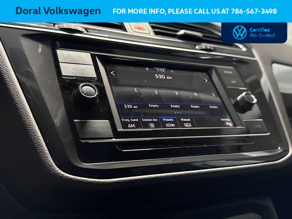Thumbnail: 2023 Volkswagen Tiguan - 18