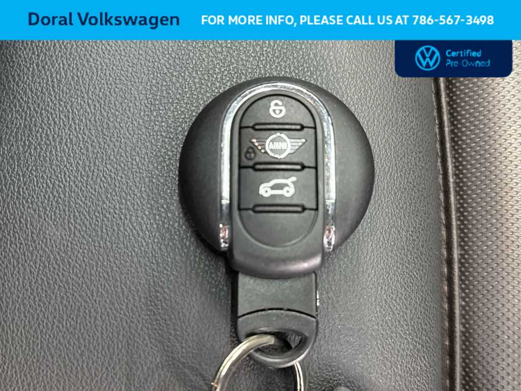 Thumbnail: 2023 MINI Cooper Hardtop - 28