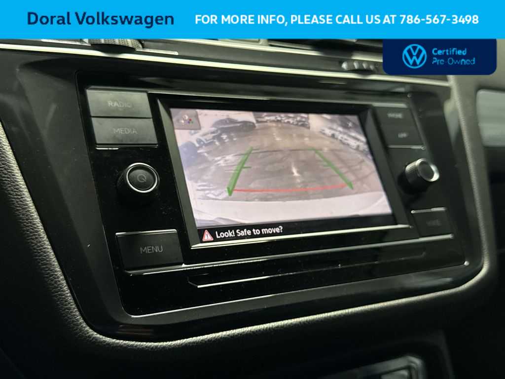 Thumbnail: 2023 Volkswagen Tiguan - 19